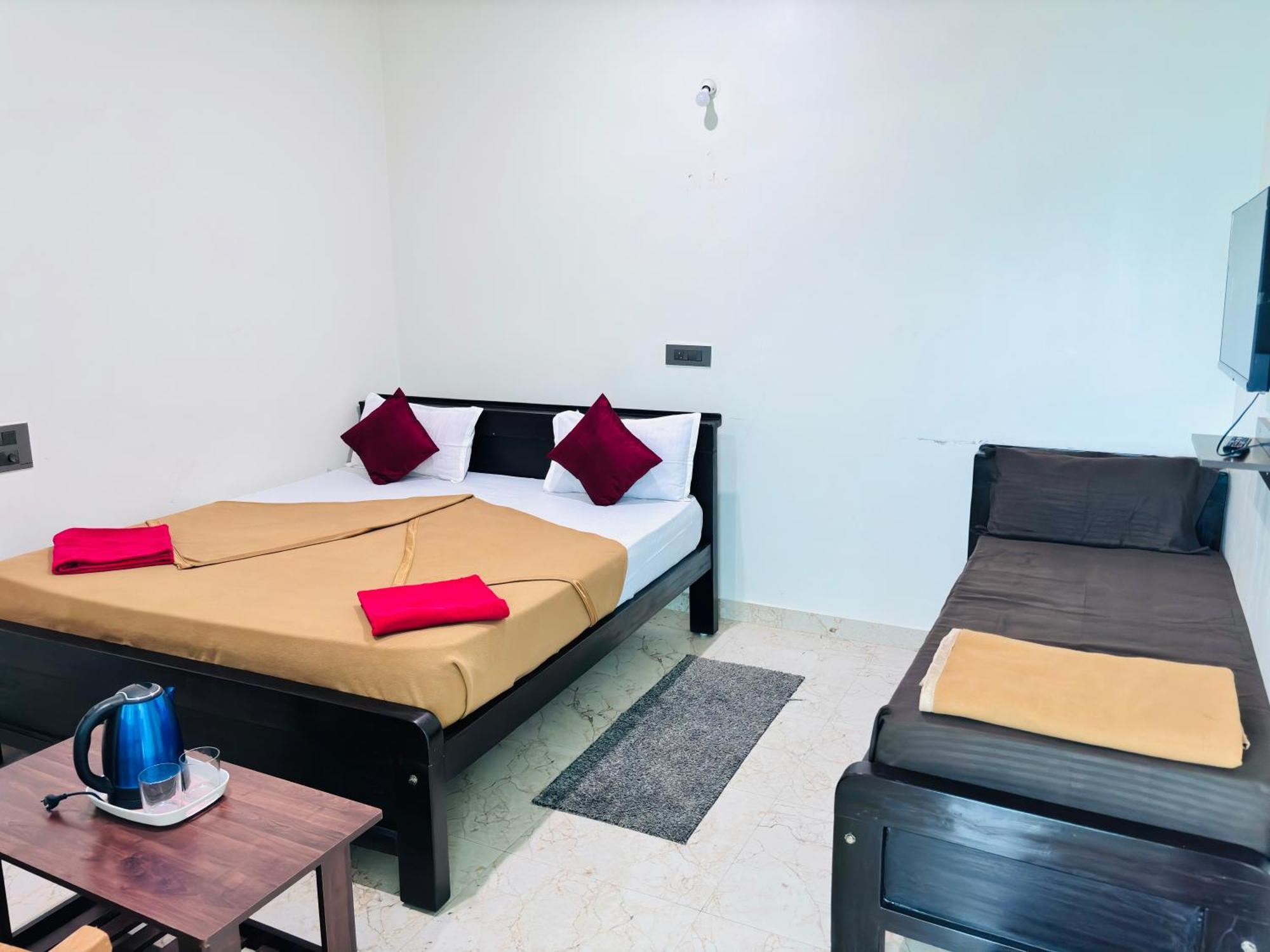 Sri Siri Lodge And Hotel Chikmagalūr Esterno foto