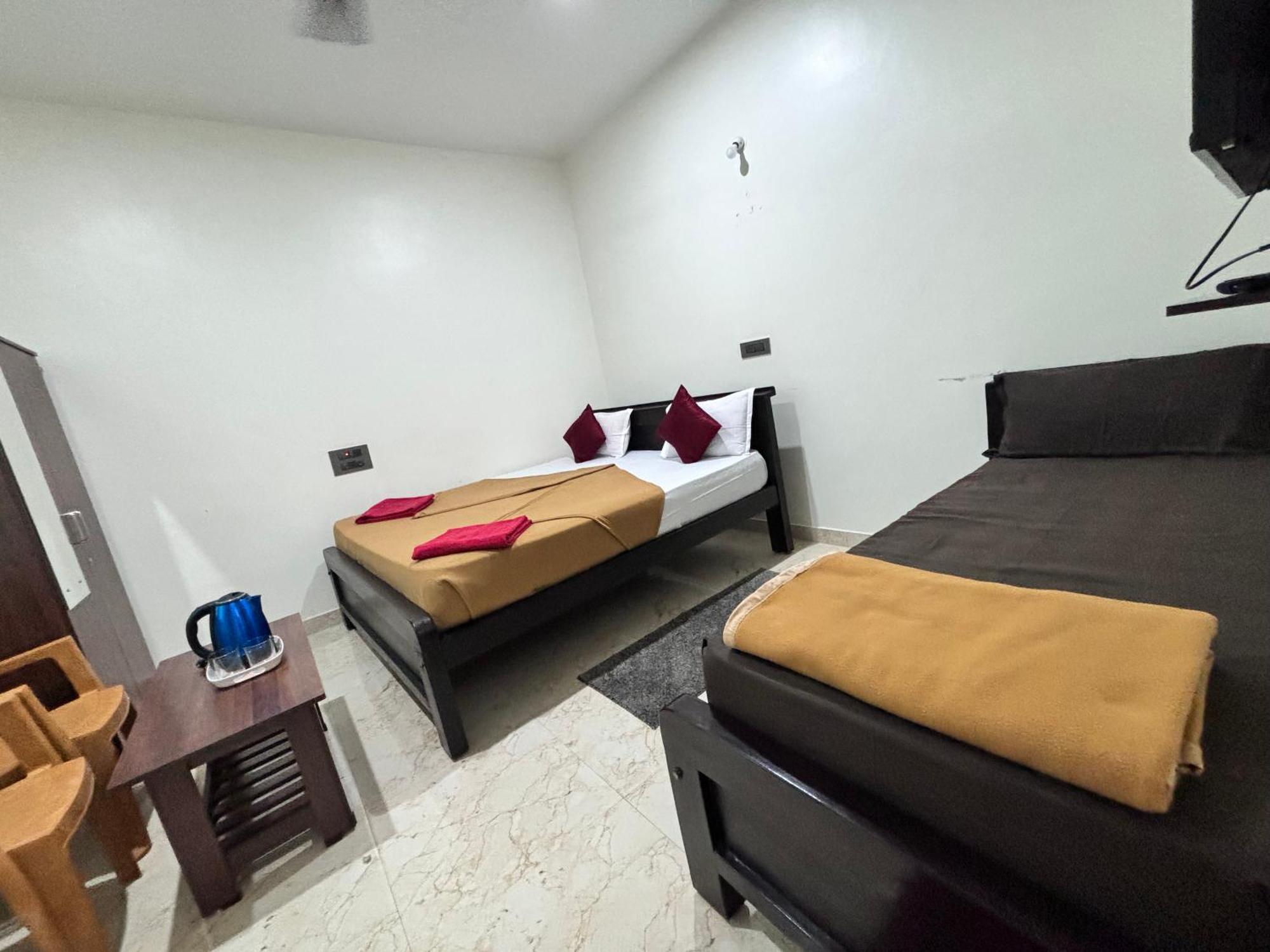 Sri Siri Lodge And Hotel Chikmagalūr Esterno foto