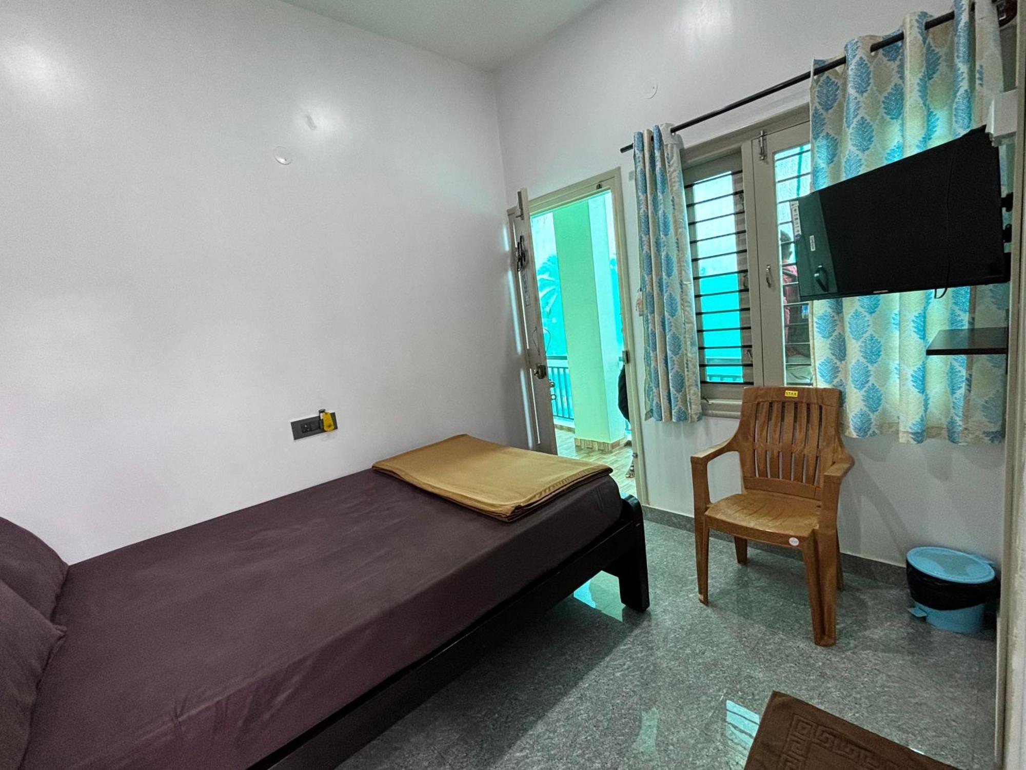 Sri Siri Lodge And Hotel Chikmagalūr Esterno foto