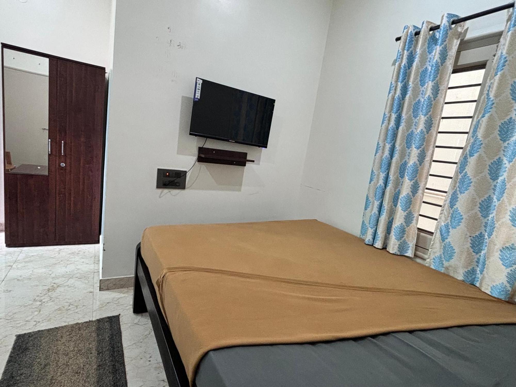 Sri Siri Lodge And Hotel Chikmagalūr Esterno foto
